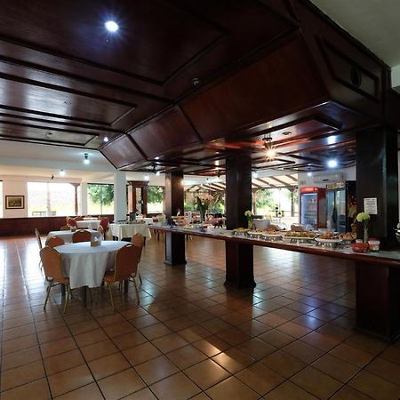 El Pantanal Hotel & Resort Puerto Quijarro  Kültér fotó