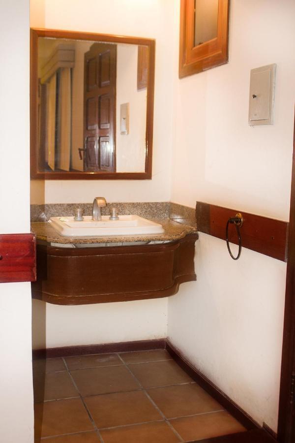 El Pantanal Hotel & Resort Puerto Quijarro  Kültér fotó