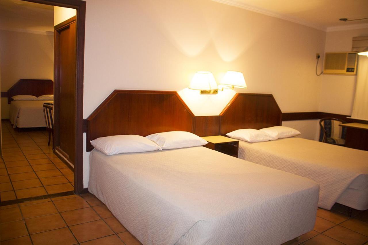El Pantanal Hotel & Resort Puerto Quijarro  Kültér fotó