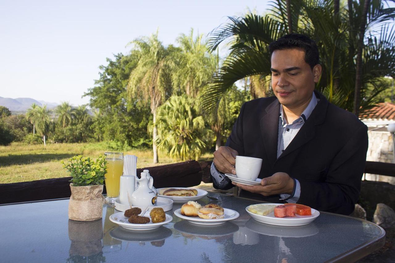 El Pantanal Hotel & Resort Puerto Quijarro  Kültér fotó