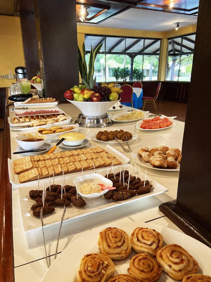 El Pantanal Hotel & Resort Puerto Quijarro  Kültér fotó