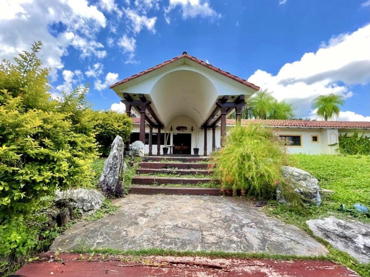 El Pantanal Hotel & Resort Puerto Quijarro  Kültér fotó
