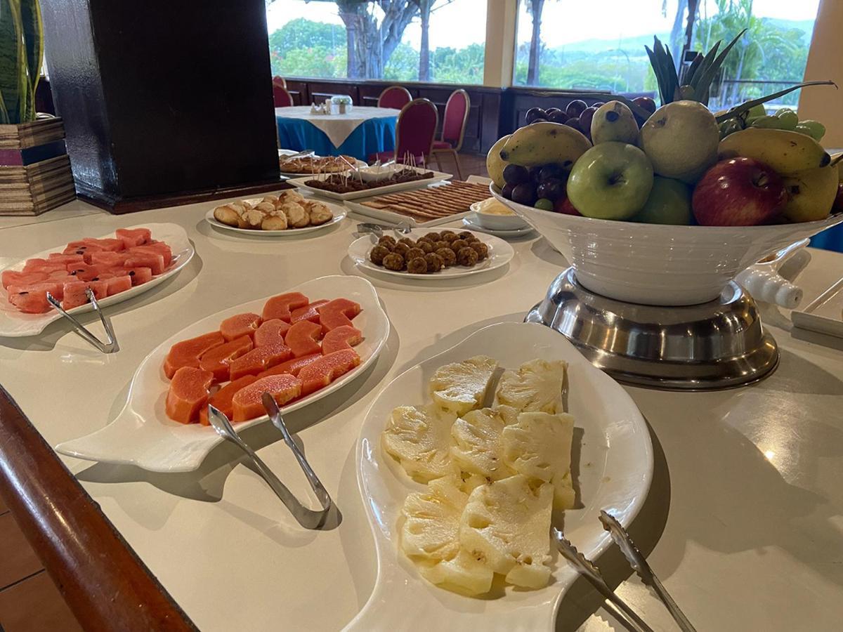 El Pantanal Hotel & Resort Puerto Quijarro  Kültér fotó